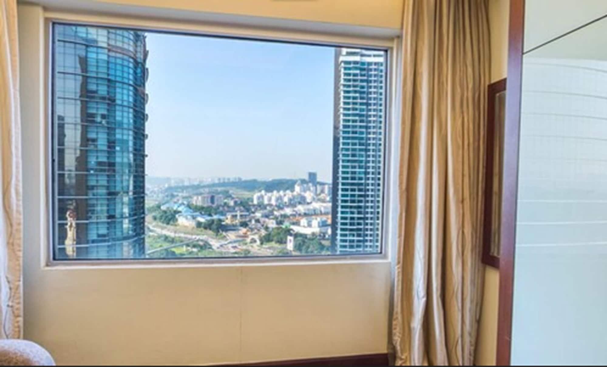 St Giles Gardens Hotel Kuala Lumpur Exterior foto View from a guest room