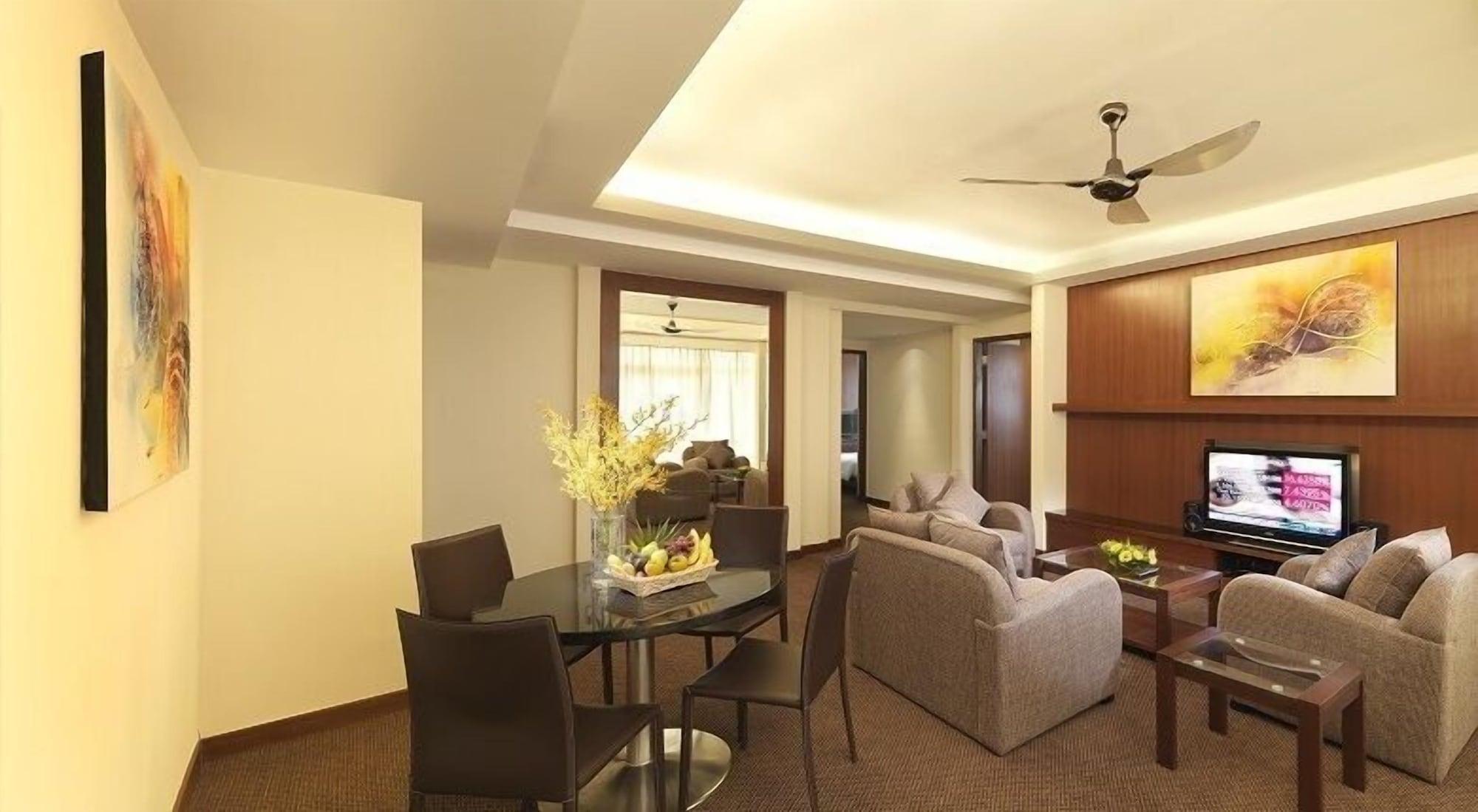 St Giles Gardens Hotel Kuala Lumpur Exterior foto A typical suite at the hotel